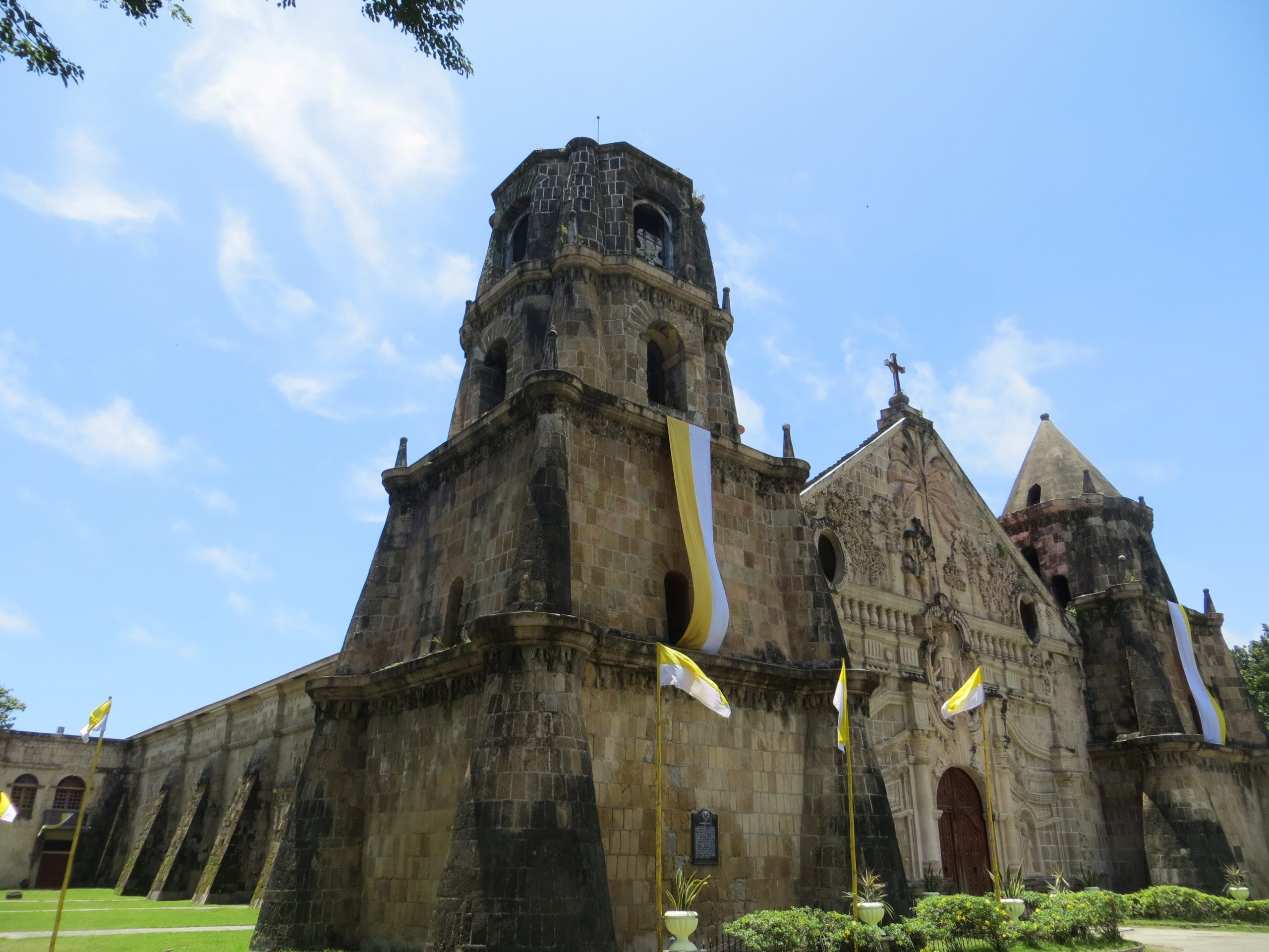フィリピン イロイロ近くの世界遺産ミアガオ教会 ワールドワイドあっちこっち